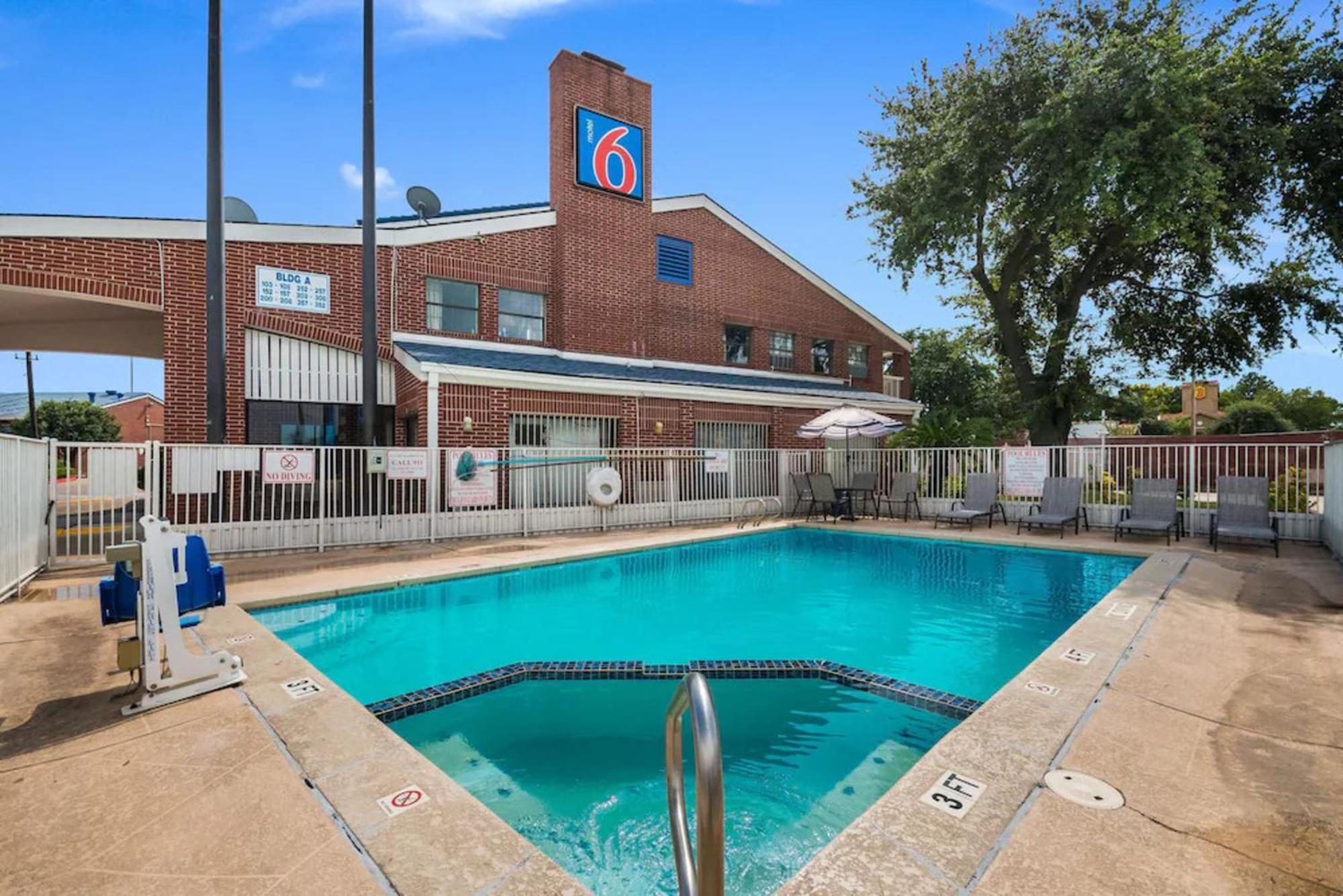Studio 6 Houston Tx Brookhollow ภายนอก รูปภาพ